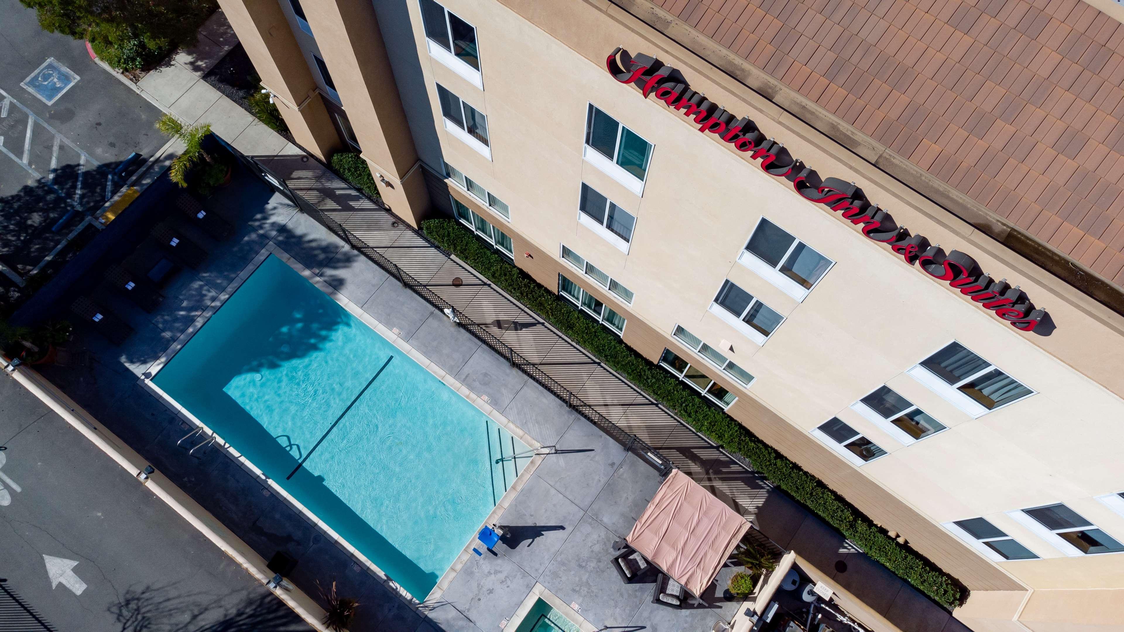 Hampton Inn & Suites Pittsburg Exterior photo
