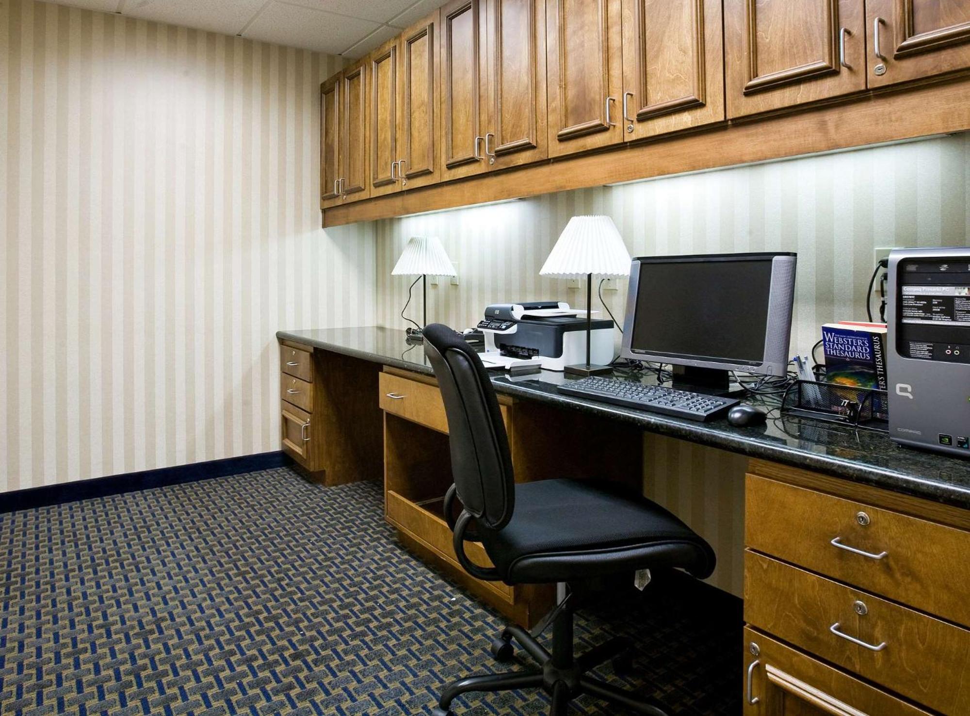 Hampton Inn & Suites Pittsburg Exterior photo