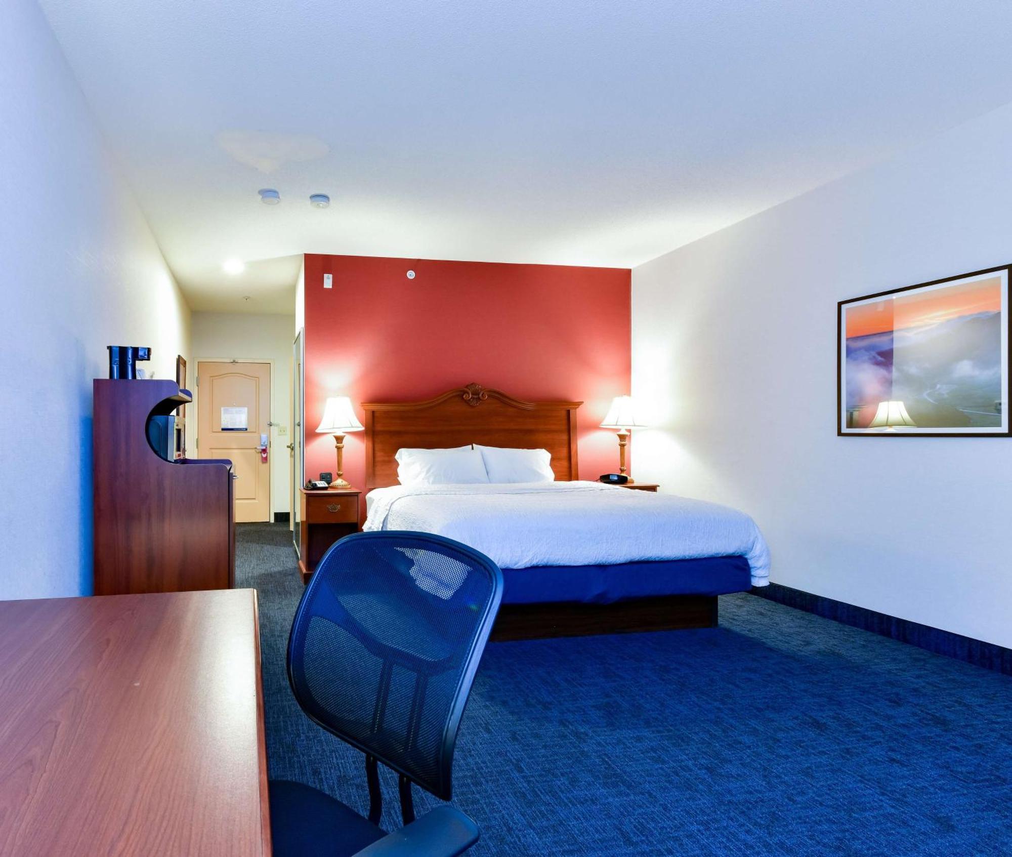Hampton Inn & Suites Pittsburg Exterior photo