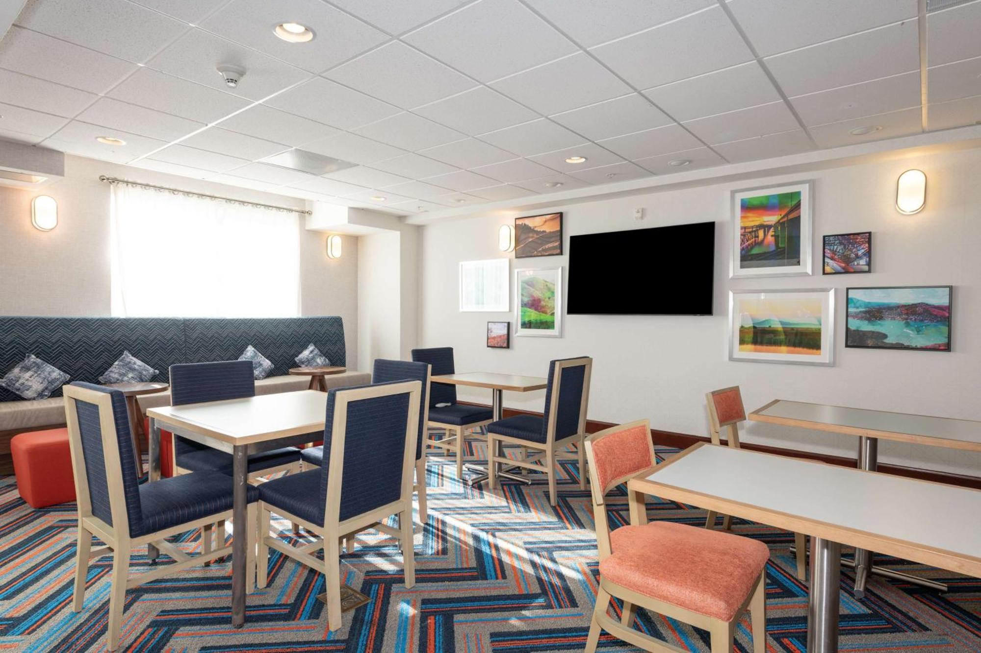 Hampton Inn & Suites Pittsburg Exterior photo